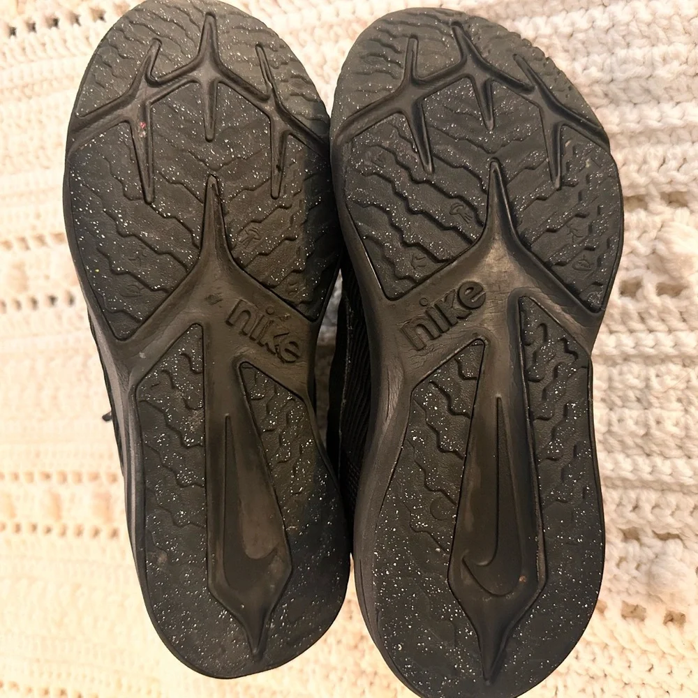 Nike Black Athletic Kids Sneakers - Picture 7 of 7